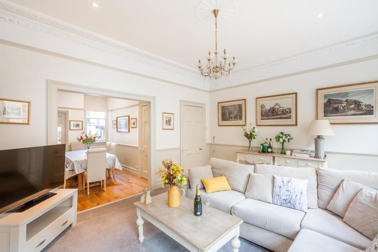 City Centre Stunning House-Roman Baths - 3Min Walk - 4 Bedrooms Dış mekan fotoğraf