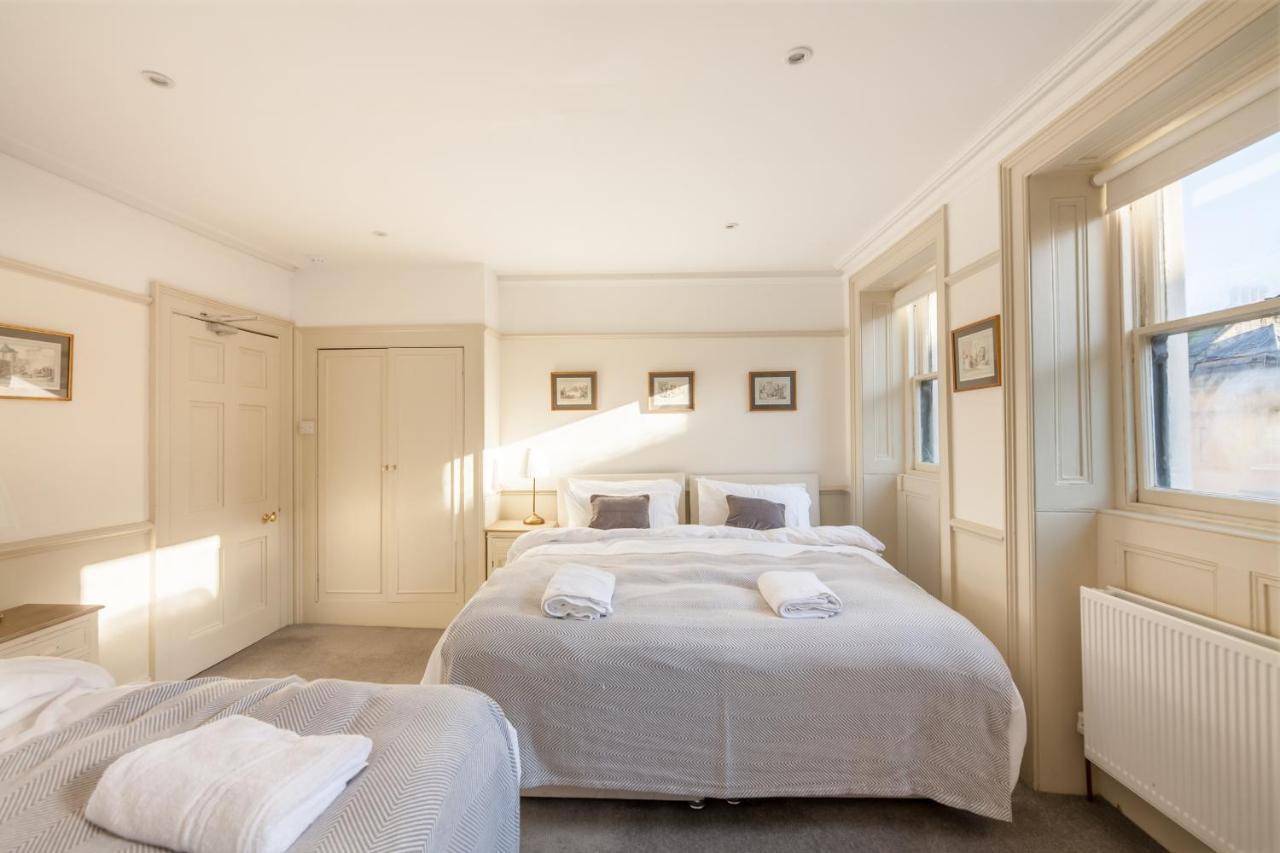 City Centre Stunning House-Roman Baths - 3Min Walk - 4 Bedrooms Dış mekan fotoğraf